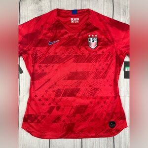 NWT! Nike Team USA USWNT Women’s Soccer Jersey 2019-20 AJ4397-688 Sz XL Slim